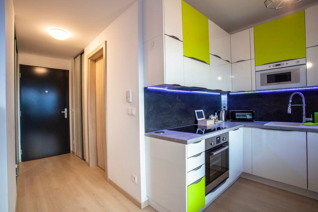 Air-Conditioned City View Apartment 24H Check-In Братислава Екстер'єр фото